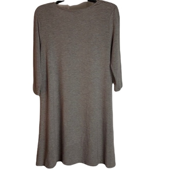 🌸2/$25 Cupcakes and Cashmere Grey Red Mini Striped Dress - Picture 2 of 7